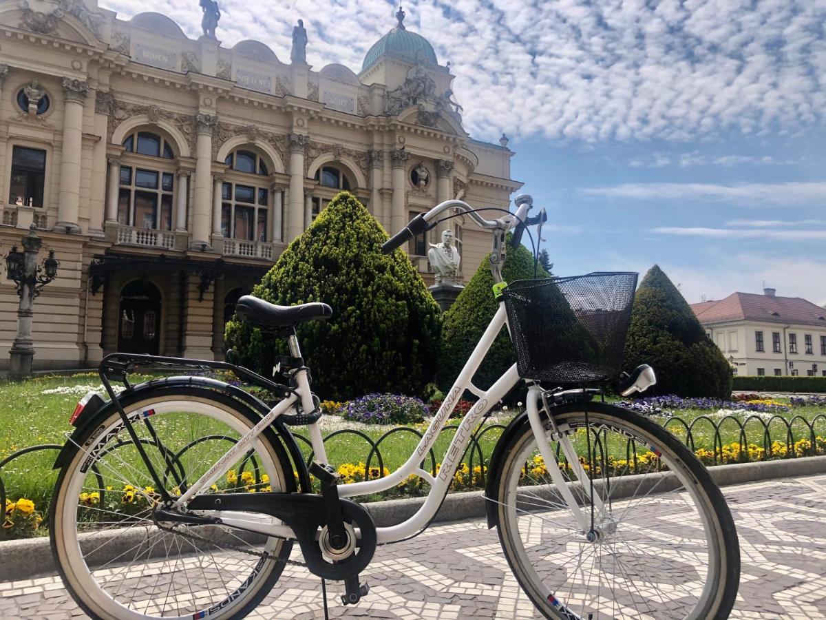 Jacuzzi & Bike Apartment, Краков Экстерьер фото