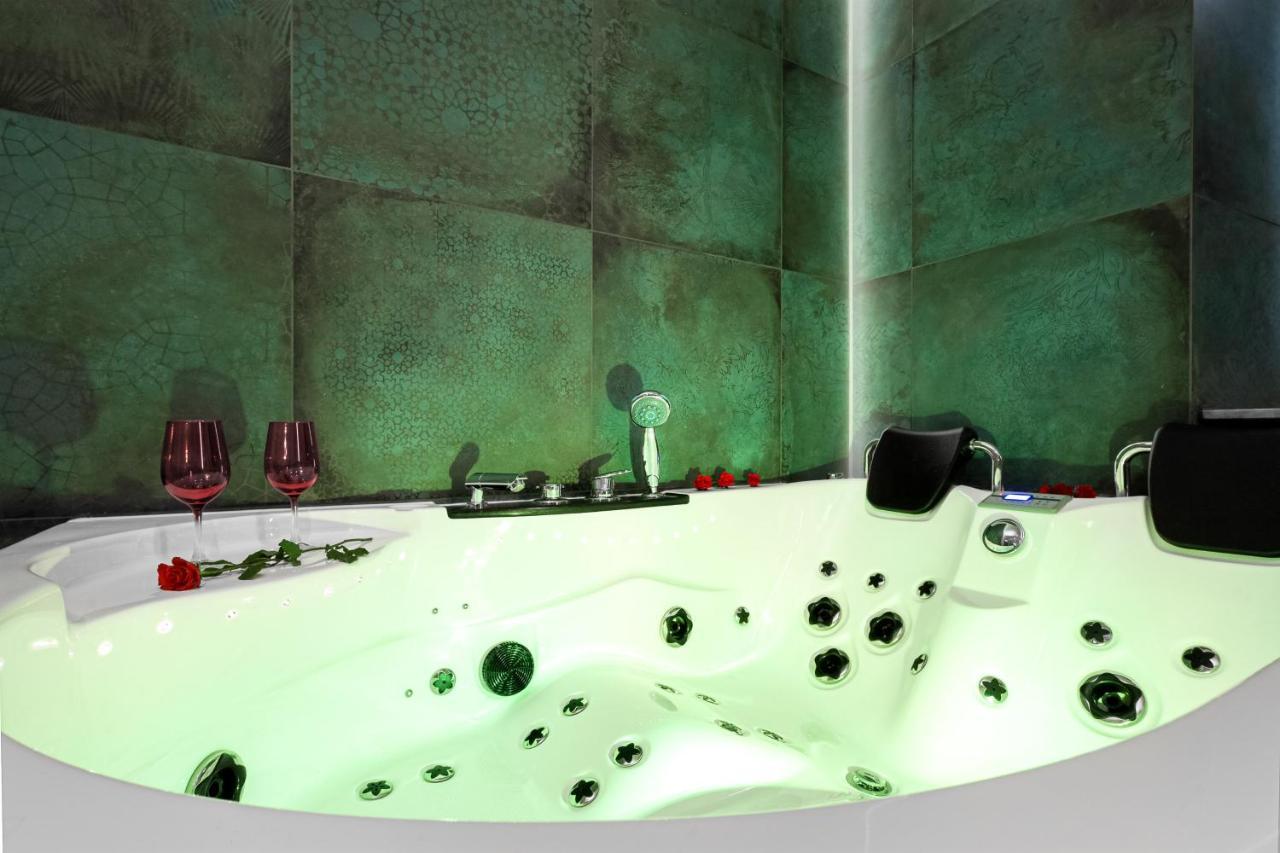 Jacuzzi & Bike Apartment, Краков Экстерьер фото