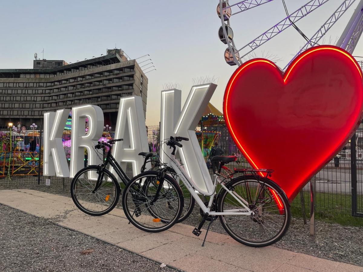 Jacuzzi & Bike Apartment, Краков Экстерьер фото